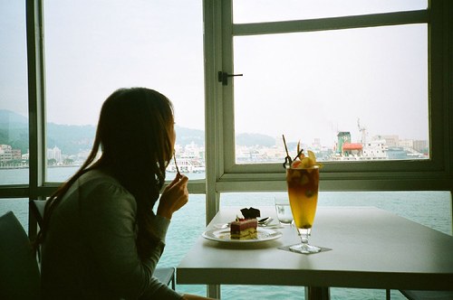 關于愛情的傷感句子 愛情教會了我們一些東西的經典句子1