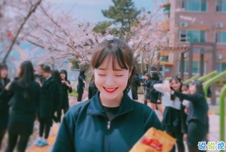 畢業(yè)的句子簡單到哭的帶圖片大全 2018畢業(yè)的傷感句子帶圖片2