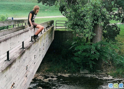 和愛(ài)情有關(guān)的經(jīng)典說(shuō)說(shuō)大全 愛(ài)情說(shuō)說(shuō)道出你我心底的話1