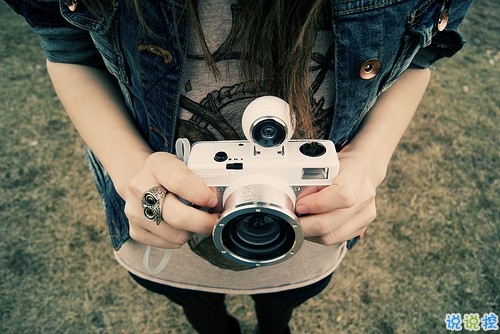 qq說說女生傷感心累了帶圖片 簡短一句話說說女生難過寂寞11