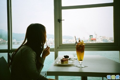 關于孤獨的經(jīng)典說說配圖 一個人孤獨的說說心情短語6