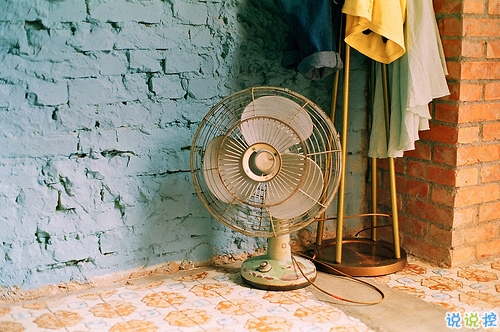 女生心情說(shuō)說(shuō)唯美文藝范帶圖片 簡(jiǎn)單好聽(tīng)的朋友圈說(shuō)說(shuō)20192