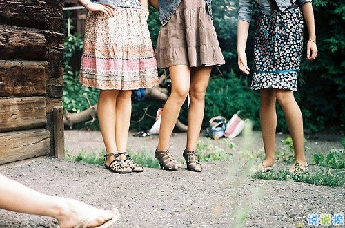 關(guān)于感情中的愛(ài)恨情仇的傷感句子帶圖片 其實(shí)你并沒(méi)有那么堅(jiān)強(qiáng)5