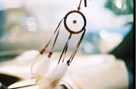 傷感句子表達心情失落長句 無人待我情自深無人伴我立黃昏1