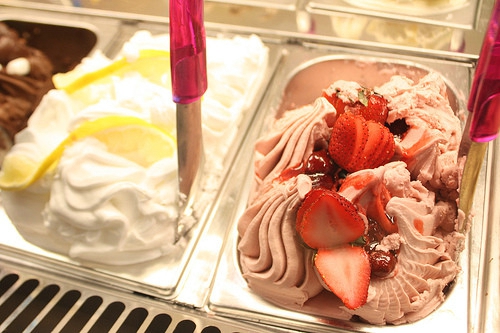 雖然有些傷感但還是很溫暖的圖片句子 我曾一想到你就會傻笑現(xiàn)在竟然記不清你的臉9