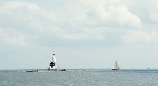 關(guān)于生活的哲理有道理說說帶圖片 生活總是這樣不能叫人處處都滿意但我們還要熱情地活下去13