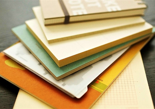 痛徹心扉的傷感愛情說說帶圖片 我在每個(gè)下雨天想起你1