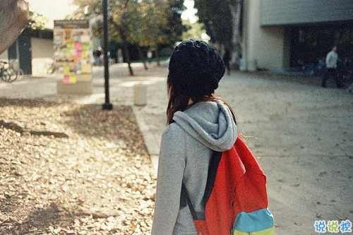 傷感而心痛絕望的說說大全 笑這世界太假笑自己太傻2