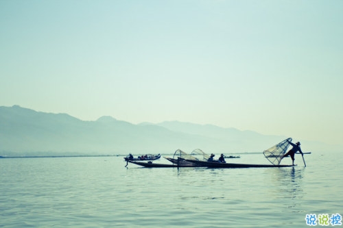 一句話經(jīng)典愛情說說帶圖片 長大后我們都得學(xué)會的愛情哲理6