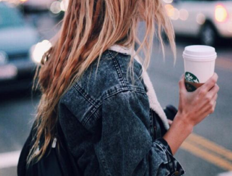 年少時(shí)期喜歡一個(gè)人的心情說說帶圖片 關(guān)于青春和成長12