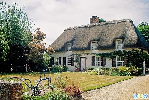 再見十月你好十一月個(gè)性說說帶圖片 11月請(qǐng)對(duì)我好一點(diǎn)心情說說11