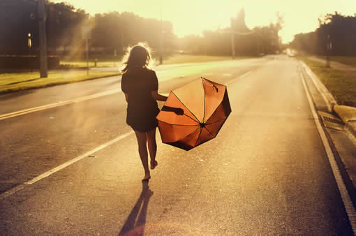 經(jīng)典語錄愛情美好短句打動(dòng)人心 你是我想躲又想遇見的人1