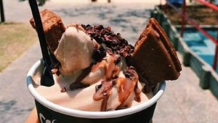 那些讓人捧腹大笑的搞笑職場生活說說帶圖 發(fā)呆是每個上班族的心愿15