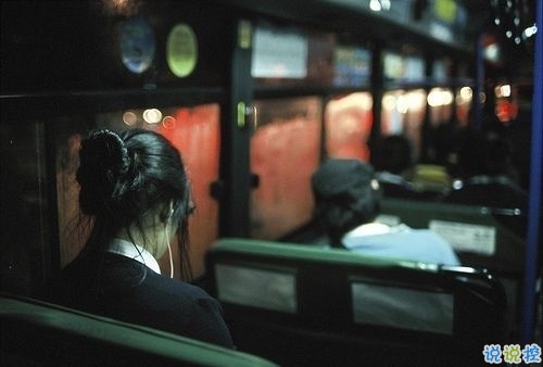 默默承受一切的傷感心痛說說大全 表面很堅(jiān)強(qiáng)內(nèi)心很受傷的說說2