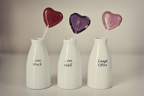 一個(gè)人感到孤獨(dú)寂寞時(shí)發(fā)的說(shuō)說(shuō)帶圖片 一個(gè)人只要學(xué)會(huì)了回憶就再不會(huì)孤獨(dú)11