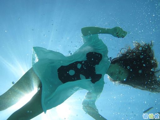 痛到心碎的傷感說說配圖 生活很現(xiàn)實的傷感說說4