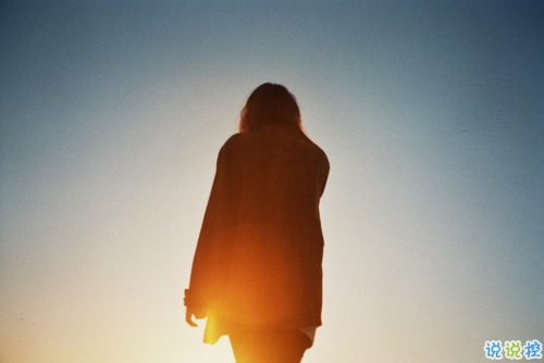 愛(ài)情破碎的悲傷說(shuō)說(shuō)帶圖片 讓人痛苦的愛(ài)情說(shuō)說(shuō)配圖2