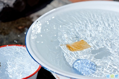 適合孤獨時候發(fā)的治愈心情說說帶圖片 孤獨沒有形狀卻是無數(shù)個你白日的模樣2