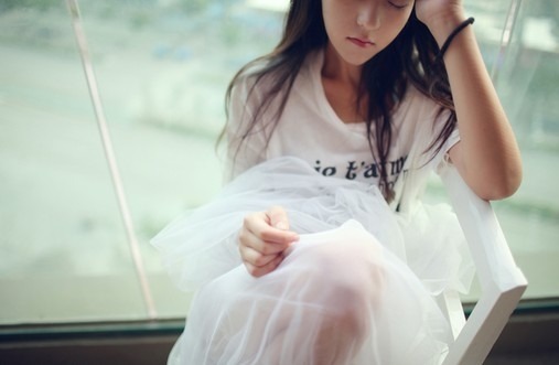 美到讓人窒息的超唯美說說帶圖片 我總是躲在夢與季節(jié)的深處1