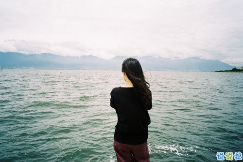 2018超拽霸氣的個性說說帶圖片 女生男生都可以發(fā)的2018超拽酷炫說說8