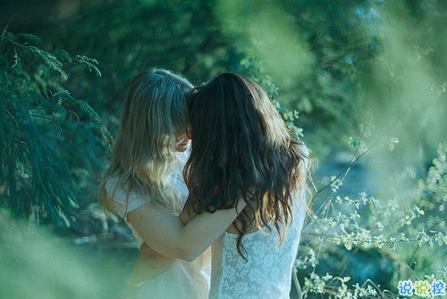 一個(gè)人有些孤獨(dú)的簡(jiǎn)單圖片說(shuō)說(shuō) 用一生時(shí)間與你話別9