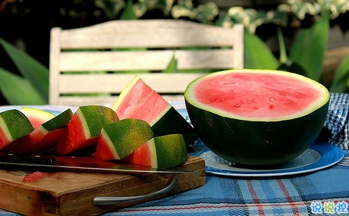 2019非主流經(jīng)典愛情說說帶圖片 很打動(dòng)人的一些愛情真理6