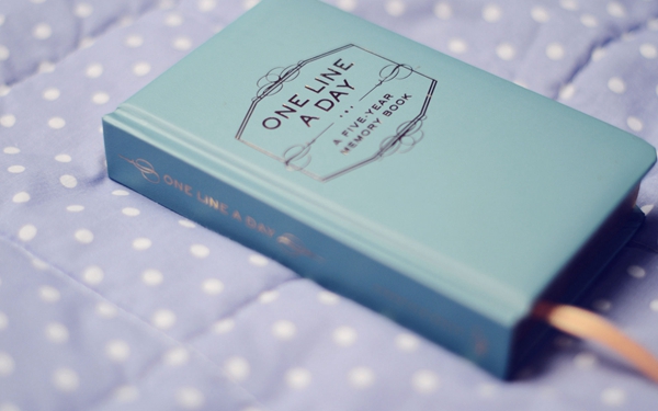 關(guān)于人生的很現(xiàn)實的哲理說說帶圖片 時間奪去了我們輕狂的眼神卻給了我們嘴角上揚的資本9