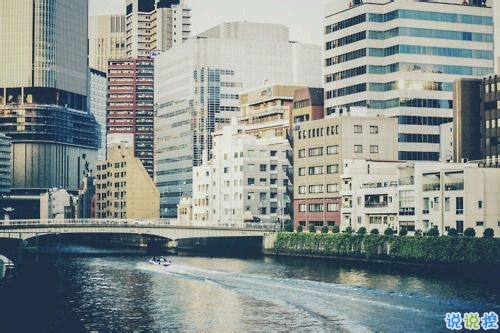 微信朋友圈愛情說說帶圖片 陽(yáng)光灑在身上像極了愛情3