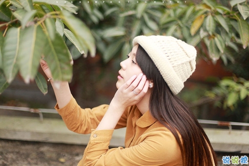 那些和青春夏天有關(guān)的唯美簡單小清新圖片句子 陽光傾落風(fēng)雨都不舍4