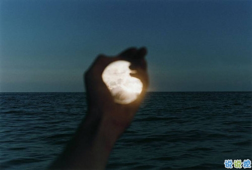 寫給愛(ài)情的那些經(jīng)典簡(jiǎn)單有哲理的句子和圖片 嘿你好余生請(qǐng)多多指教3