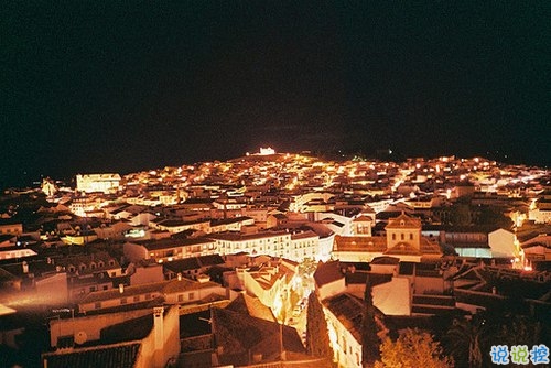 qq文字控愛情哲理說說帶圖片大全 路過了青春我們還剩下什么9