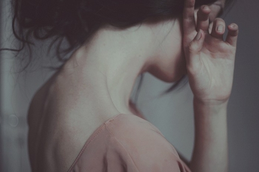 痛到快不能呼吸的傷感說說帶圖片 感到心情低落時發(fā)的說說1