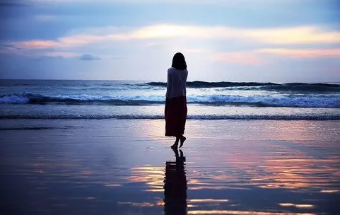 2018經(jīng)典語錄愛情傷感長的 與愛情有關(guān)的傷感經(jīng)典語錄痛到心碎3