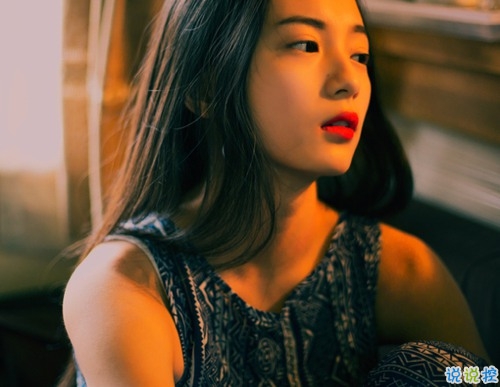 關于愛情簡單精辟的一句話說說帶圖片 我和世界只差一個你5