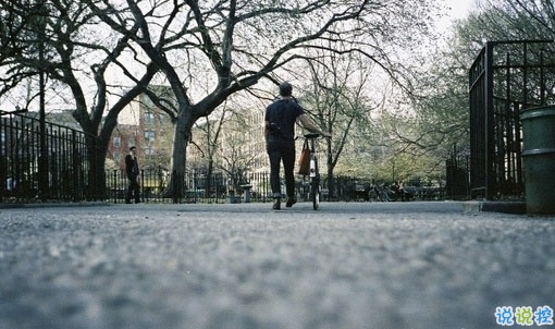 簡單而又唯美有哲理的英文說說帶圖片 你醒在別人的夢里3