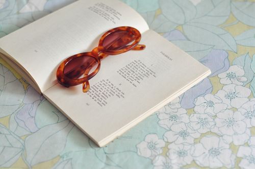 關(guān)于青春和成長的適合文藝女生發(fā)說說的句子帶圖片1