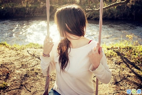 讓人撕心裂肺的唯美說(shuō)說(shuō)配圖 愛令人窒息的句子大全帶圖片10