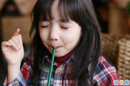 安慰自己的逗比說(shuō)說(shuō)最新版：我胖是因?yàn)樘嗍卤镌谛睦锊缓檬?