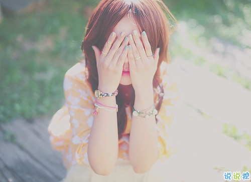 女生傷感心痛到窒息的圖片句子 所有的悲歡都是我一個(gè)人的灰燼6