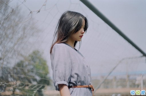 唯美又經典的青春成長說說帶圖片 不予時光度流年11