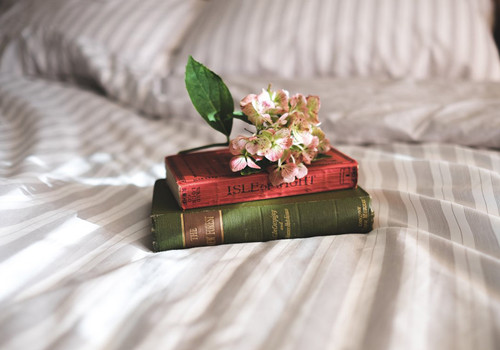 痛徹心扉的傷感愛情說說帶圖片 我在每個(gè)下雨天想起你6