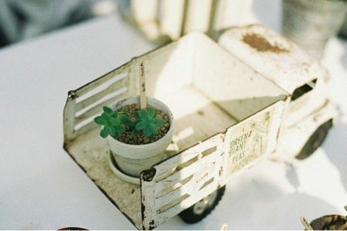 讓人難過(guò)傷感愛情說(shuō)說(shuō)帶圖片 差一點(diǎn)就抱住他了我再睡一會(huì)兒試試11