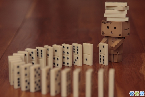 短一點(diǎn)的現(xiàn)實(shí)經(jīng)典說說帶圖片 社會(huì)很現(xiàn)實(shí)道理很真的說說11