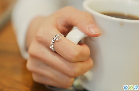 再見十月你好十一月個(gè)性說說帶圖片 11月請(qǐng)對(duì)我好一點(diǎn)心情說說10