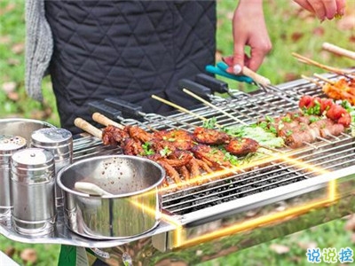 戶外燒烤的開心說說帶圖片 周末一群人燒烤的心情說說12
