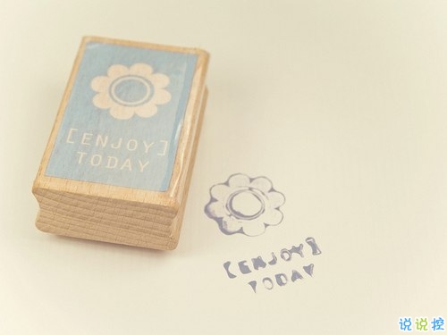 再見十月你好十一月個(gè)性說說帶圖片 11月請(qǐng)對(duì)我好一點(diǎn)心情說說7