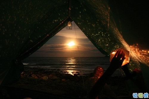 再見十月你好十一月個(gè)性說說帶圖片 11月請(qǐng)對(duì)我好一點(diǎn)心情說說13