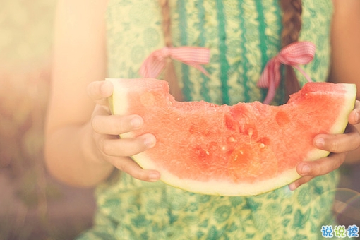 2019抖音經(jīng)典愛情說說帶圖片 長(zhǎng)大后逐漸懂得的愛情道理7