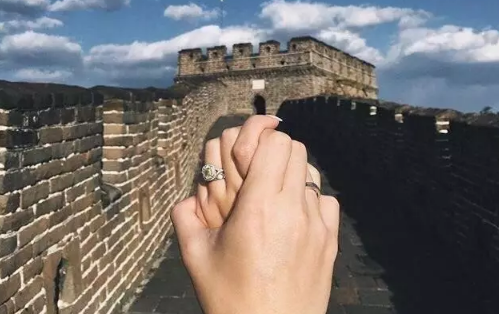 張愛玲經(jīng)典語錄愛情一句話打動(dòng)人心 張愛玲愛情觀的句子經(jīng)典語錄1