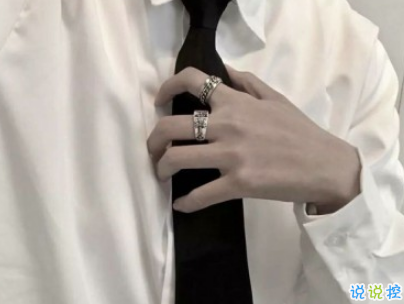 男生霸道高傲說說帶圖片 男生霸氣社會(huì)句子3